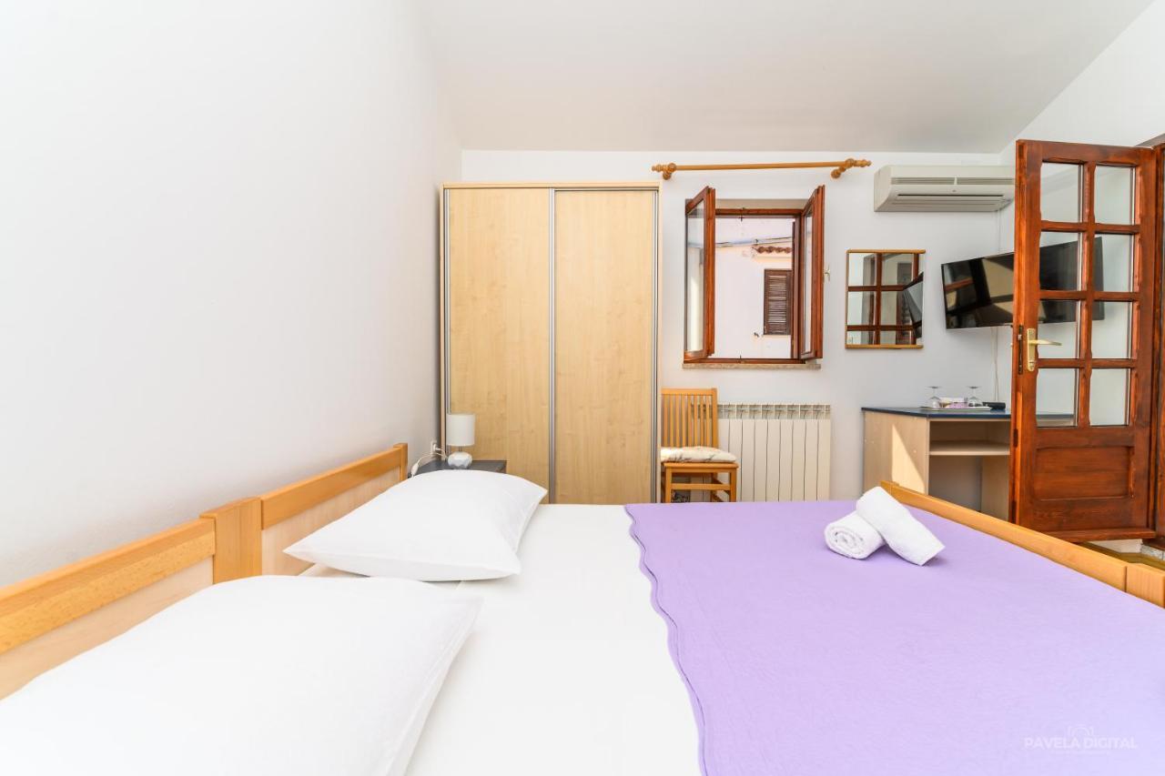 Sobe I Apartman Mareta Miholascica Eksteriør bilde