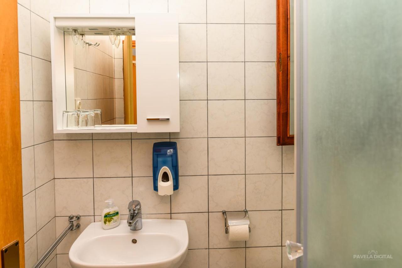 Sobe I Apartman Mareta Miholascica Eksteriør bilde