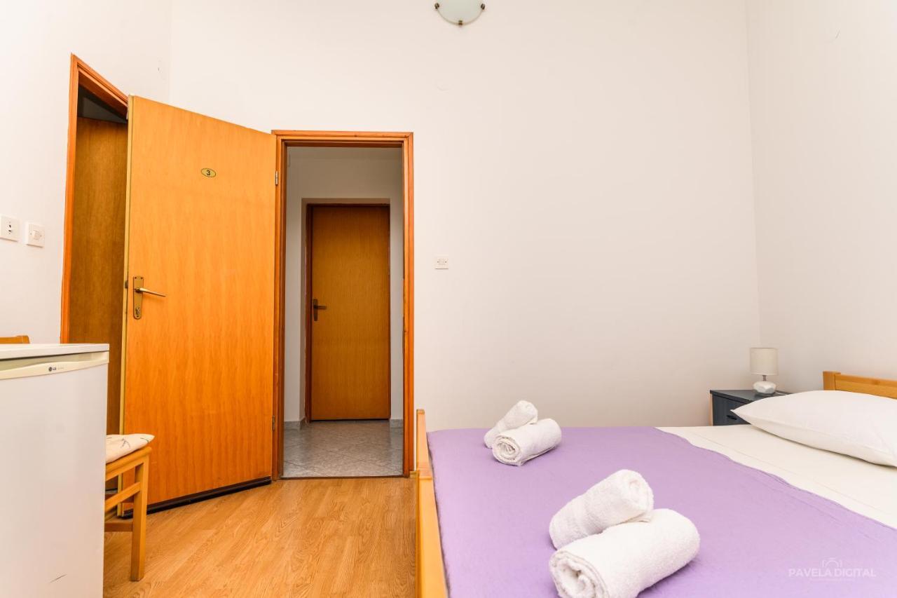 Sobe I Apartman Mareta Miholascica Eksteriør bilde