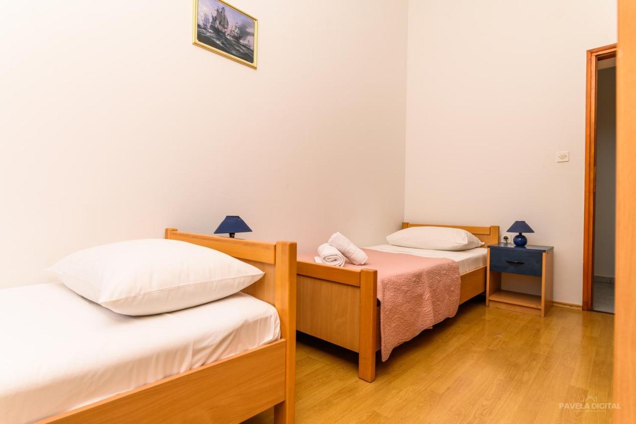Sobe I Apartman Mareta Miholascica Eksteriør bilde