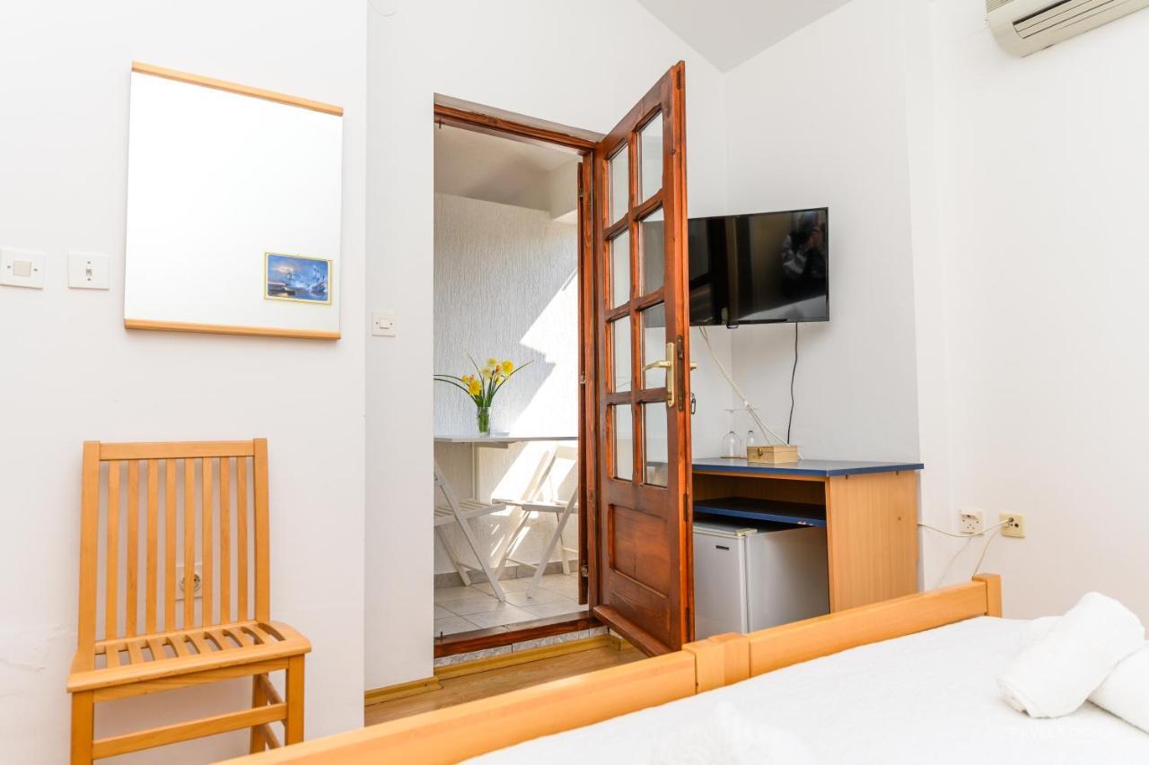 Sobe I Apartman Mareta Miholascica Eksteriør bilde