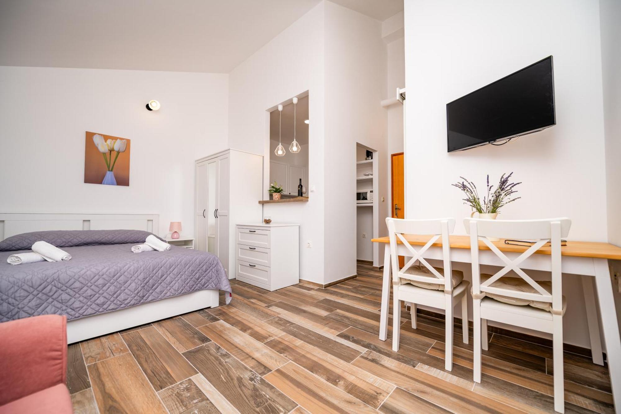 Sobe I Apartman Mareta Miholascica Eksteriør bilde